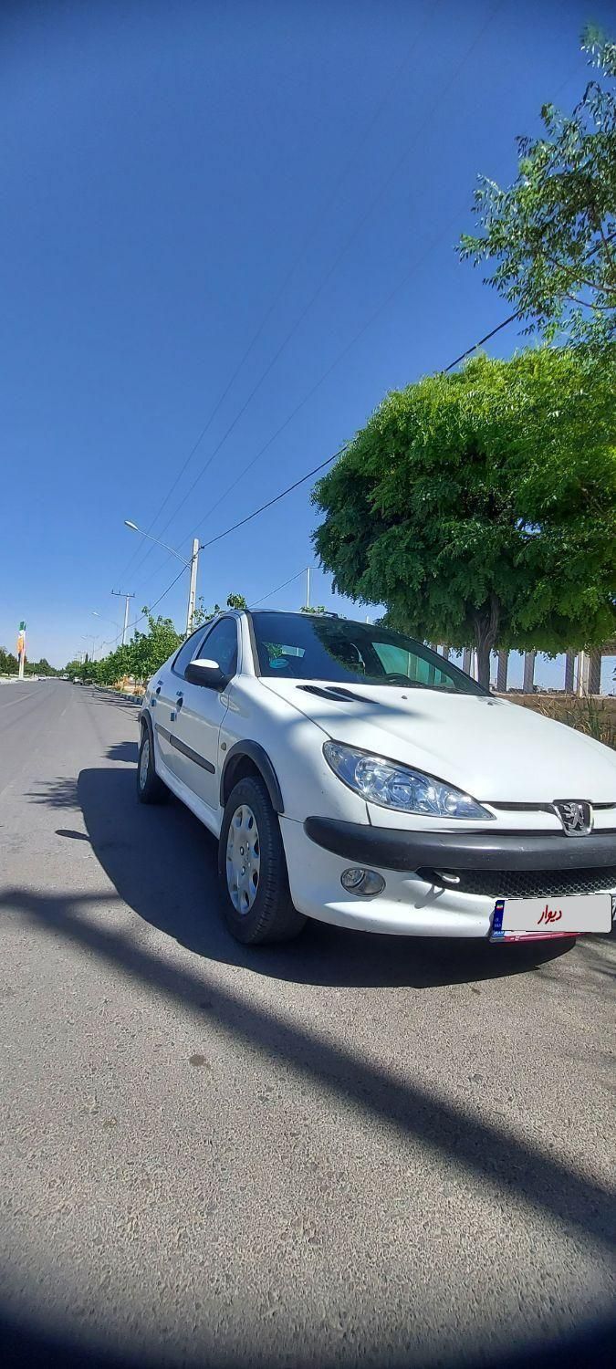 پژو ۲۰۶ صندوق دار v8 - 1392