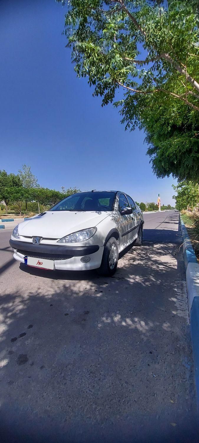 پژو ۲۰۶ صندوق دار v8 - 1392