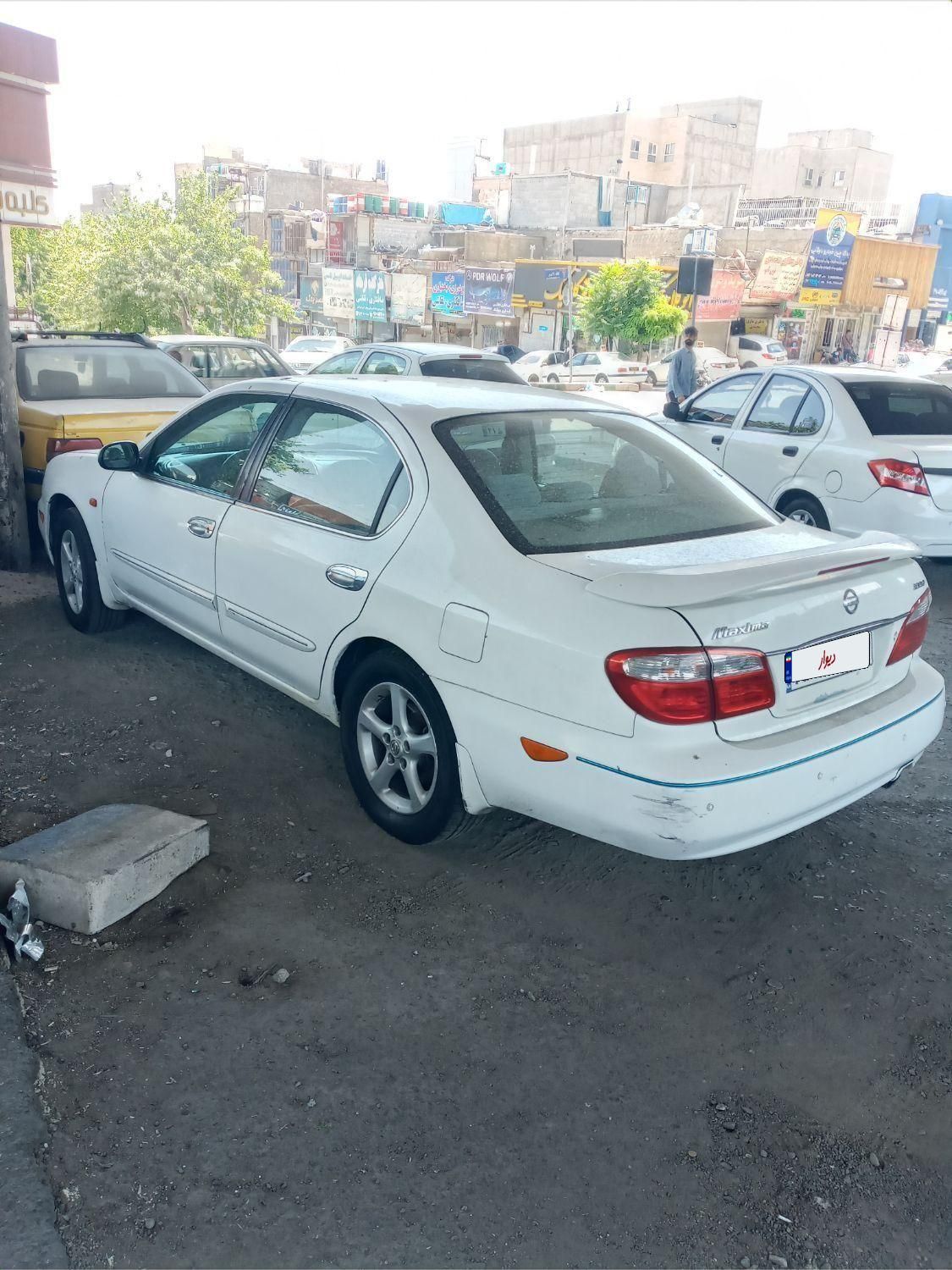 نیسان ماکسیما دنده‌ای - 2003