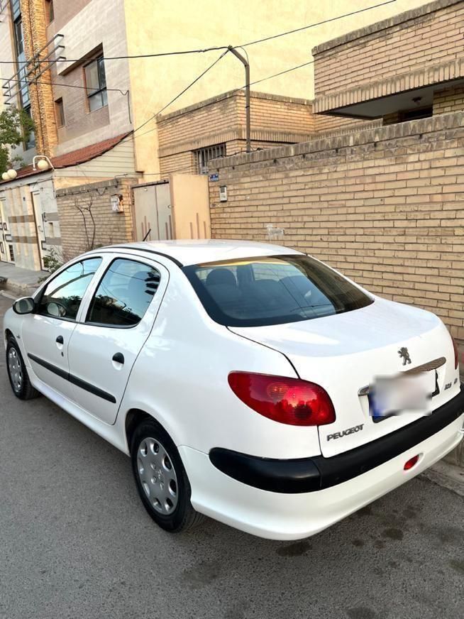 پژو ۲۰۶ صندوق دار v8 - 1394