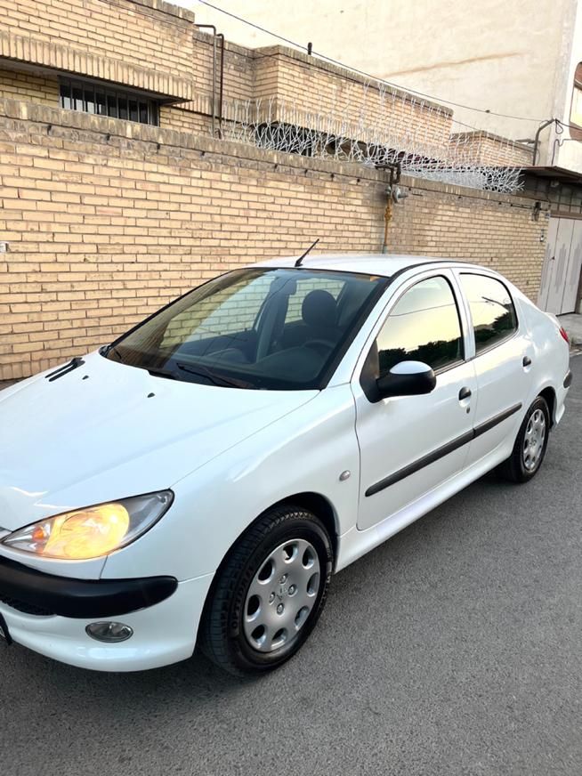 پژو ۲۰۶ صندوق دار v8 - 1394
