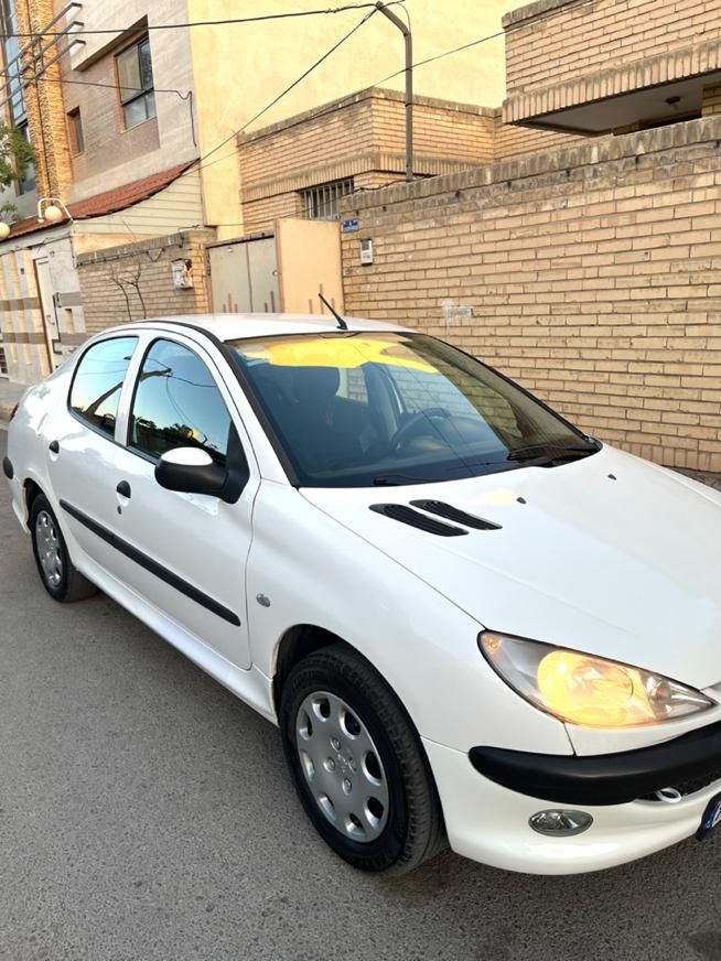 پژو ۲۰۶ صندوق دار v8 - 1394