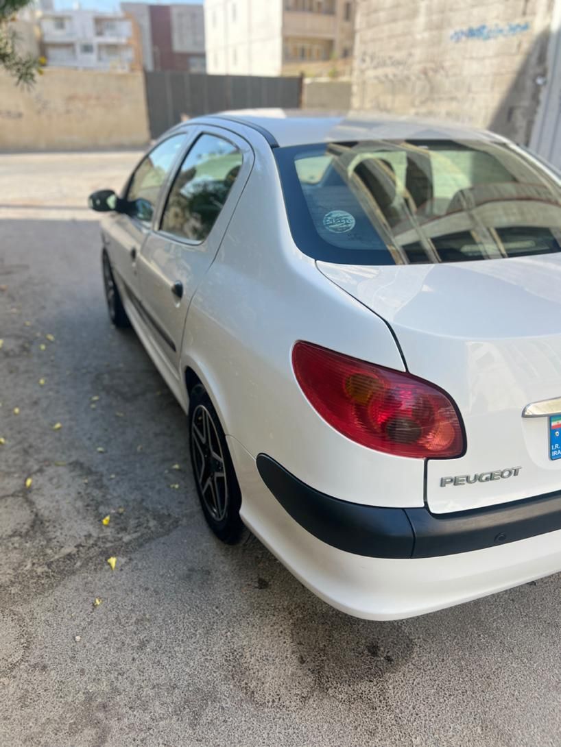 پژو ۲۰۶ صندوق دار v8 - 1396