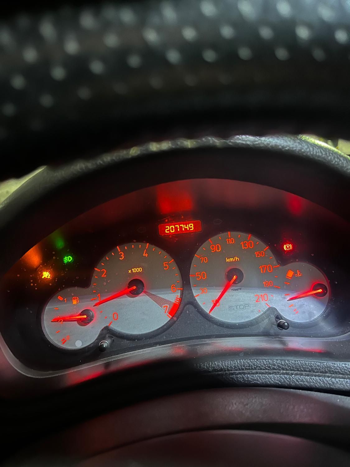 پژو ۲۰۶ صندوق دار v8 - 1393
