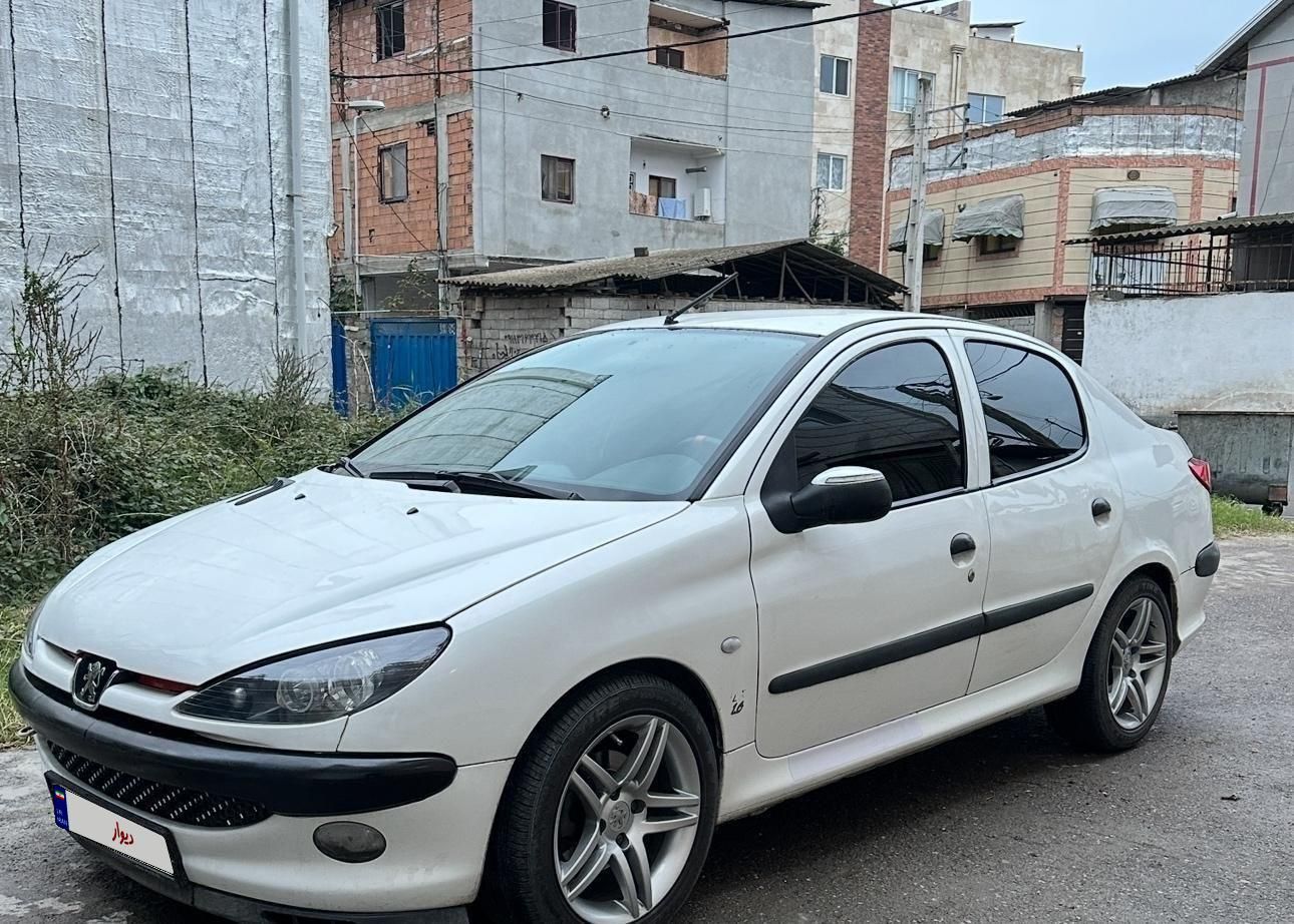 پژو ۲۰۶ صندوق دار v8 - 1395