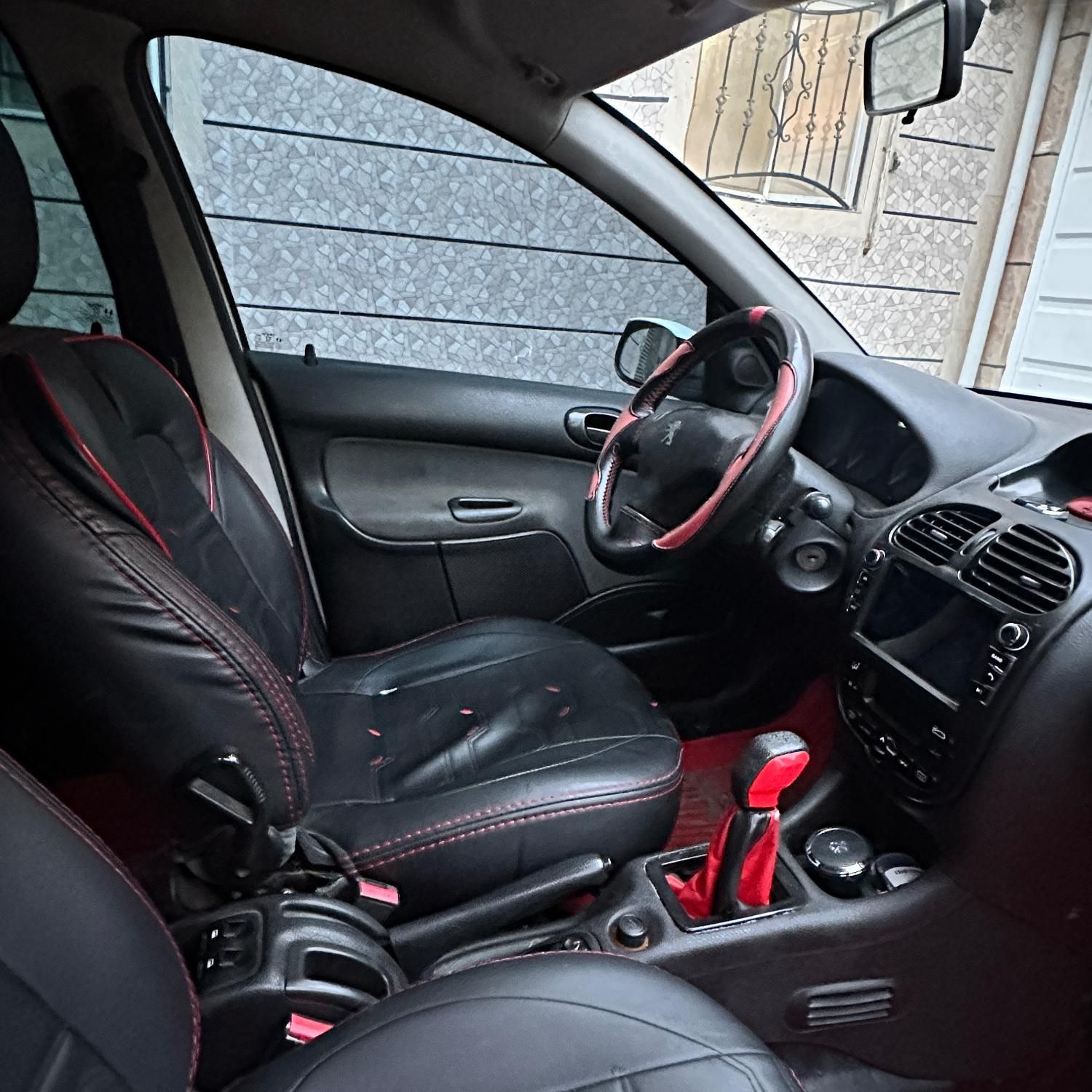 پژو ۲۰۶ صندوق دار v8 - 1395