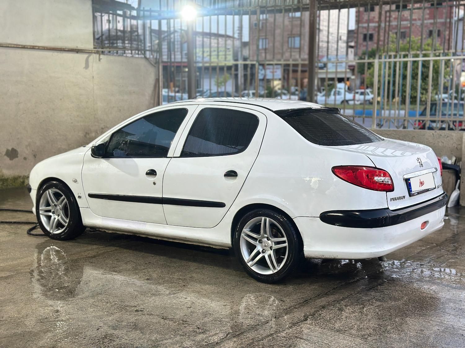 پژو ۲۰۶ صندوق دار v8 - 1395