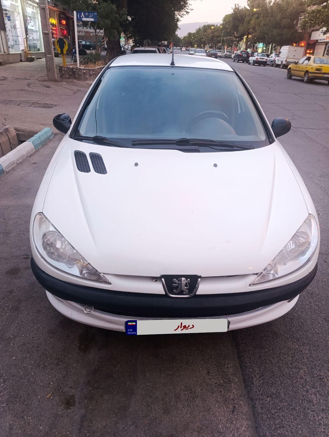 پژو ۲۰۶ صندوق دار v8 - 1394