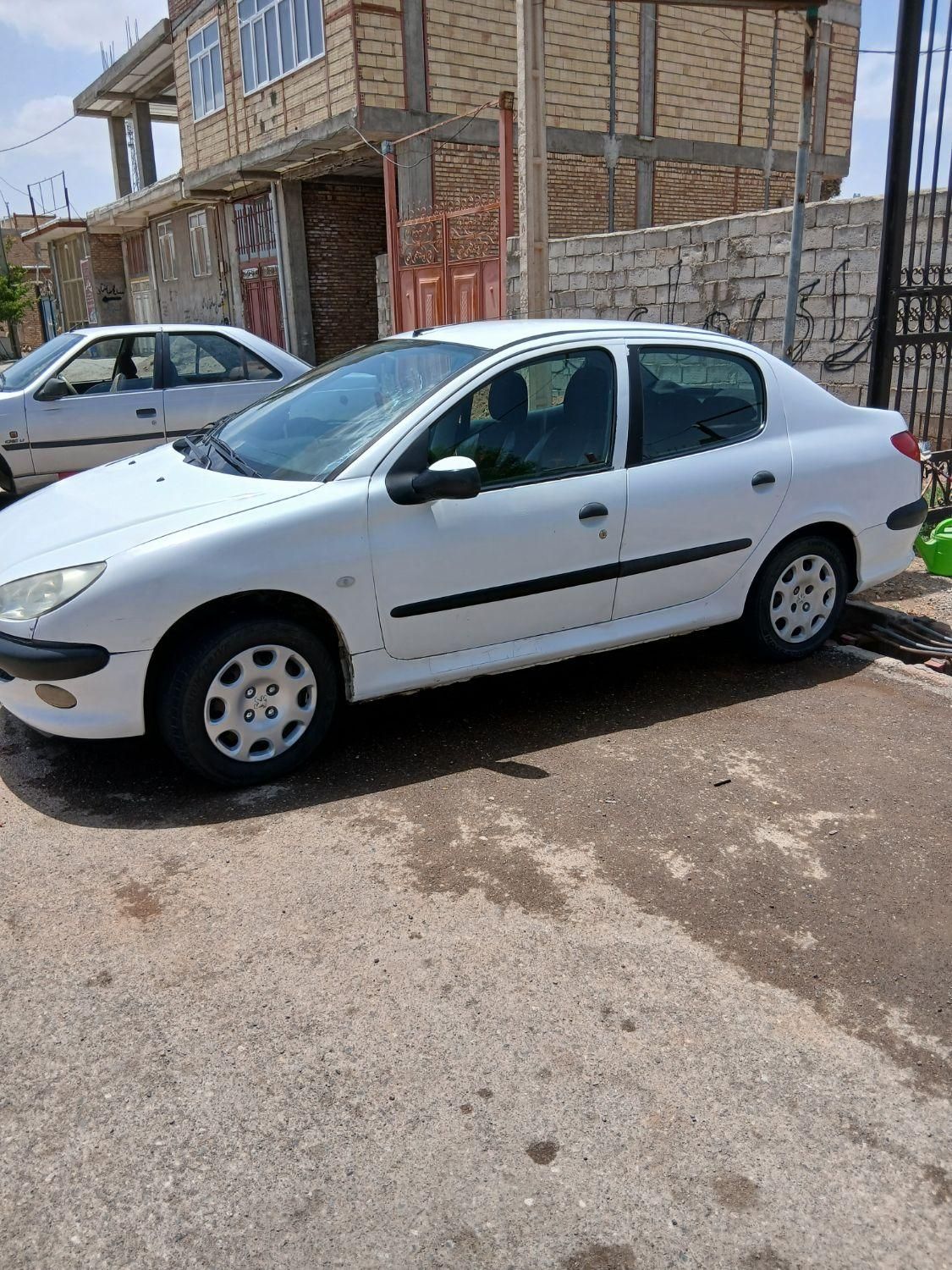 پژو ۲۰۶ صندوق دار v8 - 1390