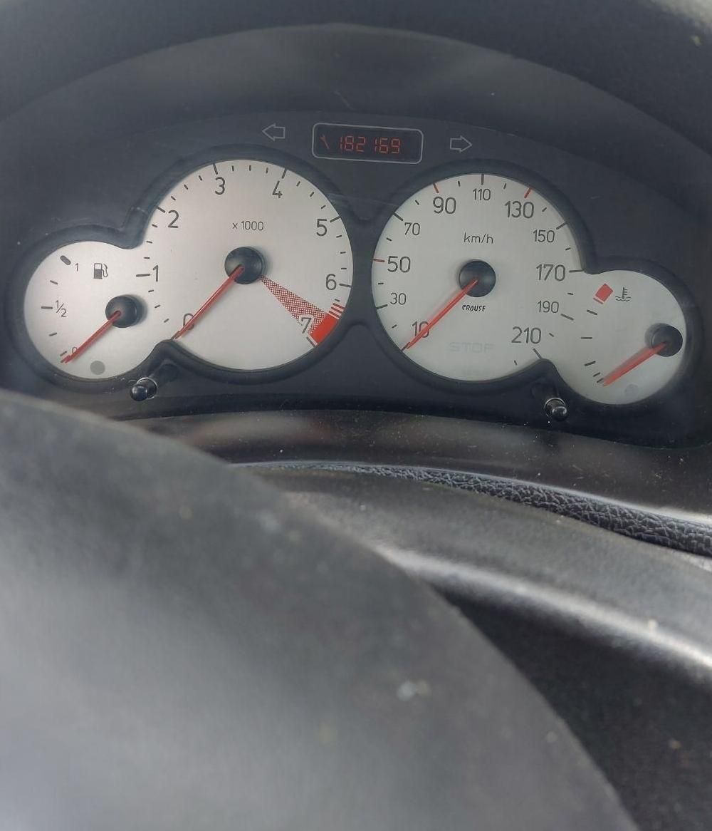 پژو ۲۰۶ صندوق دار v8 - 1392