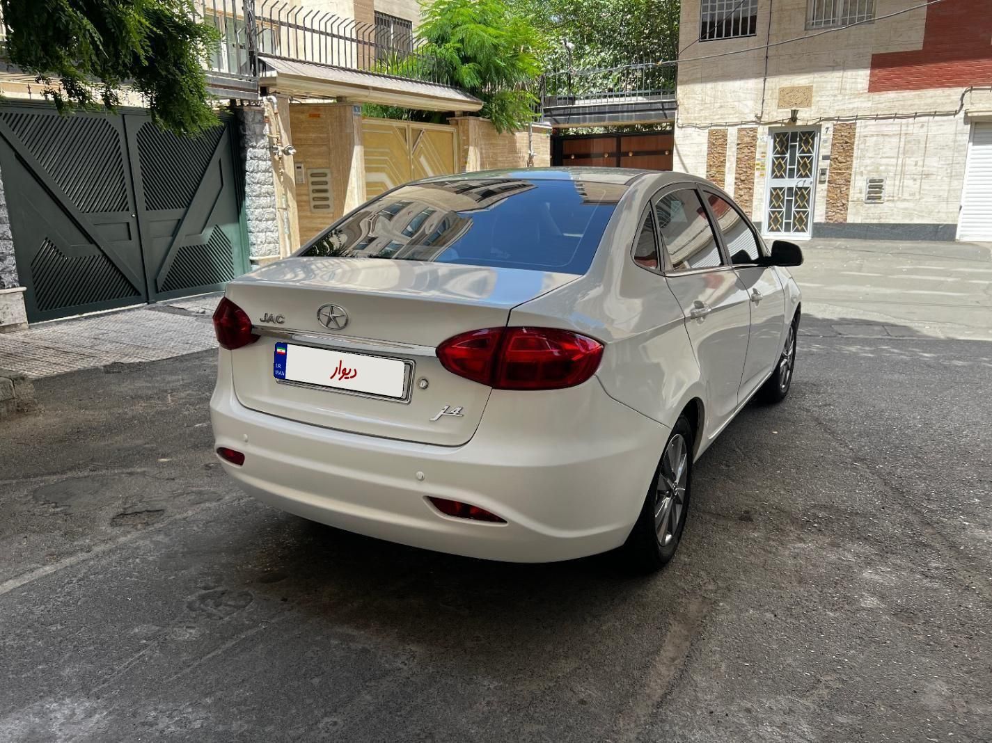 جک J4 اتوماتیک ساده - 2024