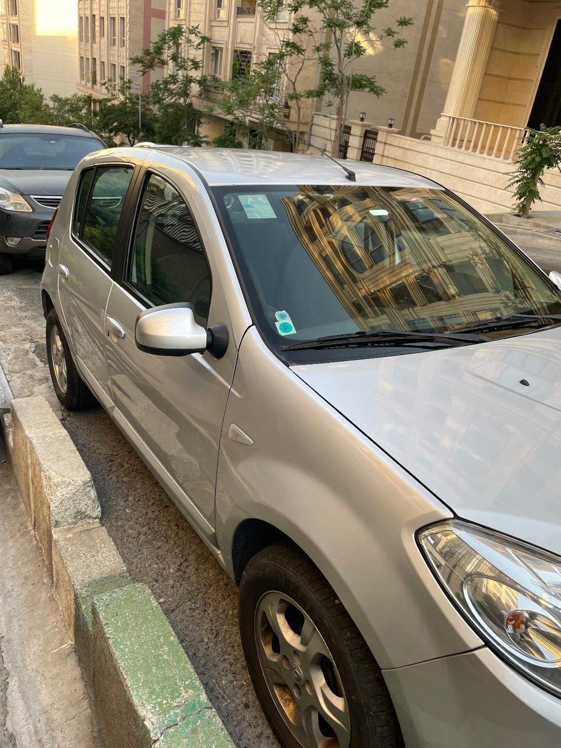 رنو ساندرو اتوماتیک - 1396
