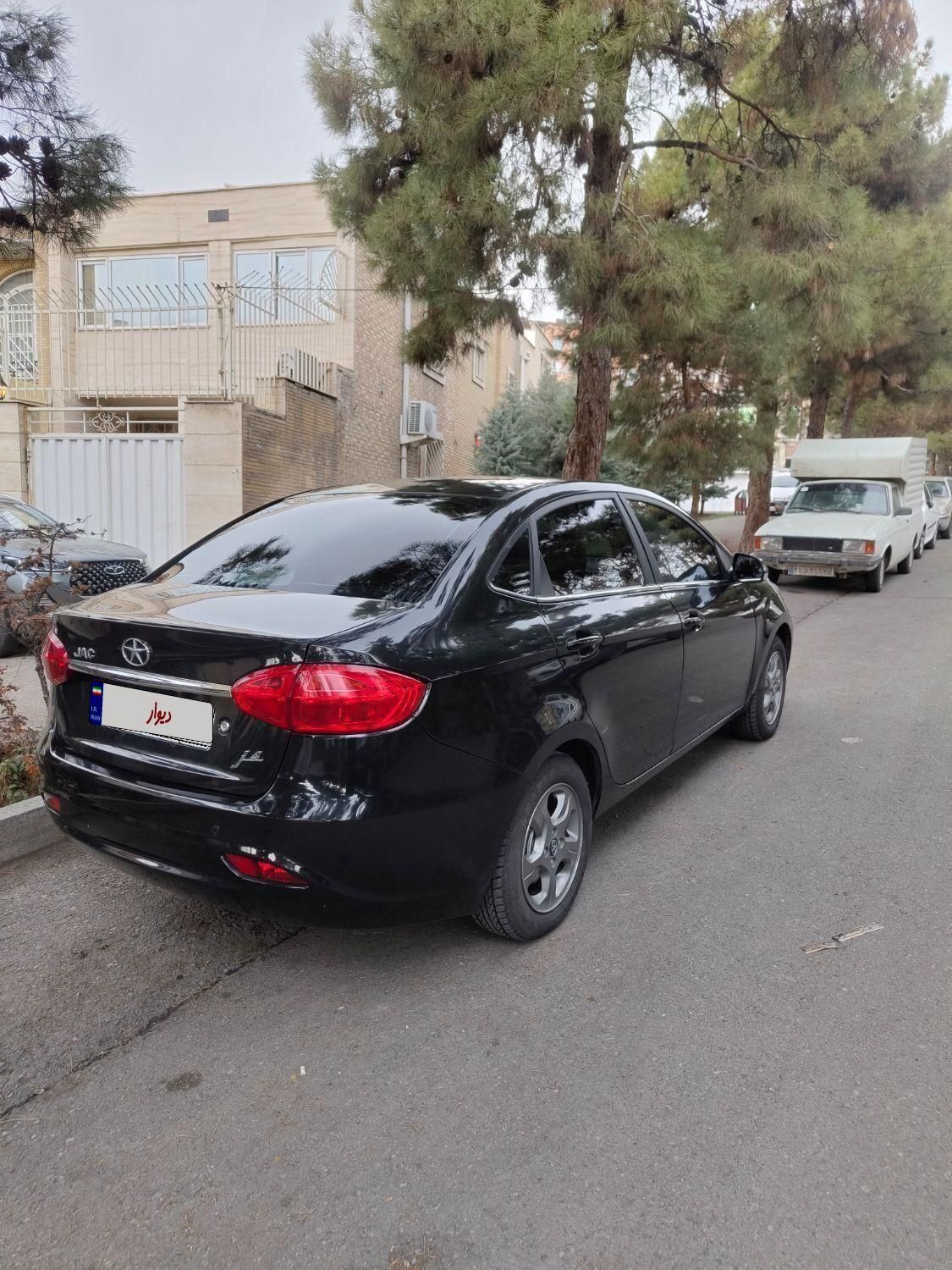 جک J4 اتوماتیک ساده - 2023