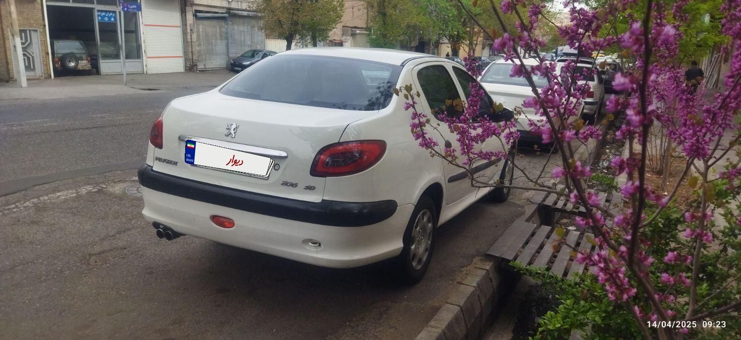 پژو ۲۰۶ صندوق دار v8 - 1389