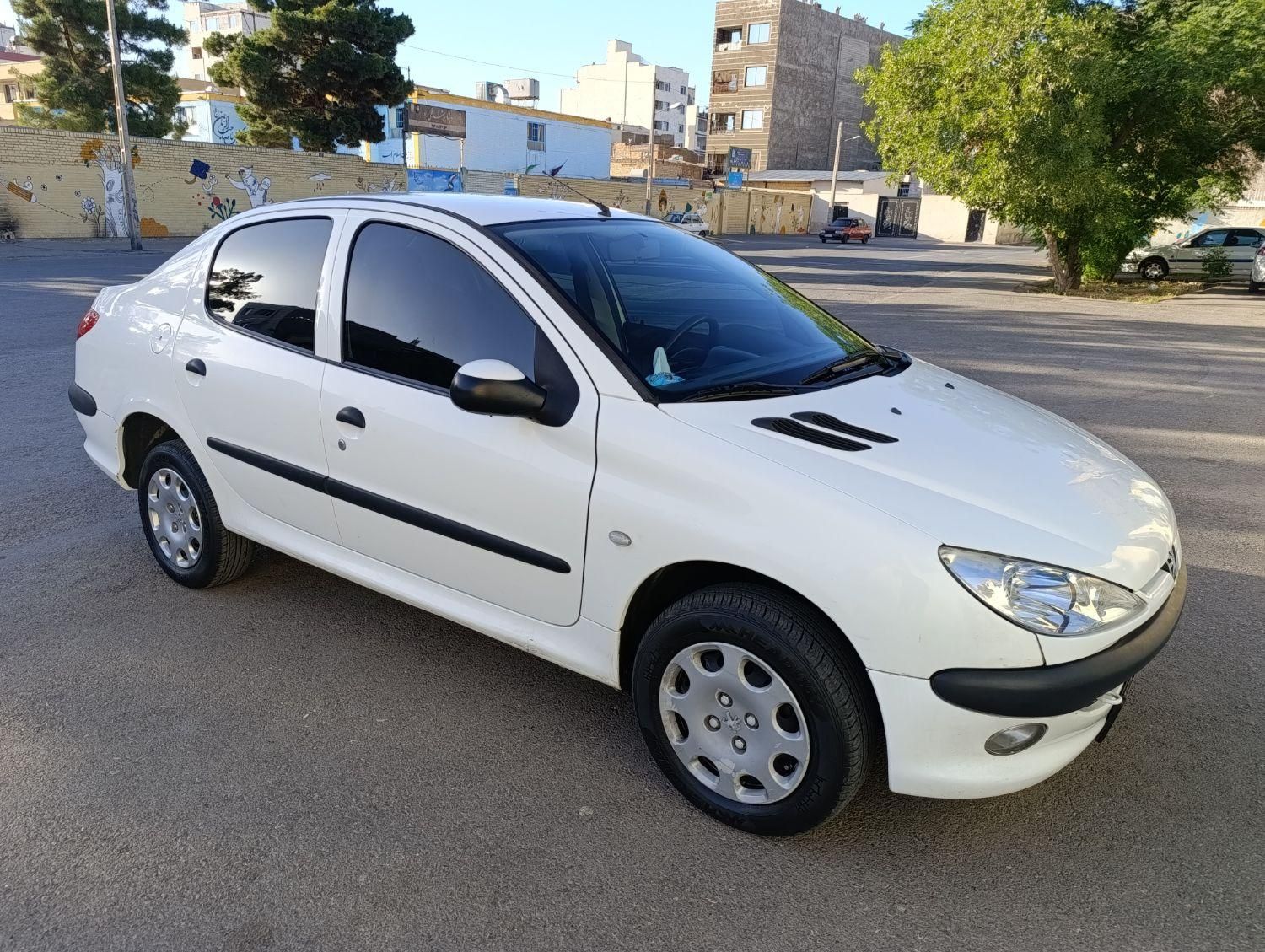 پژو ۲۰۶ صندوق دار v8 - 1394