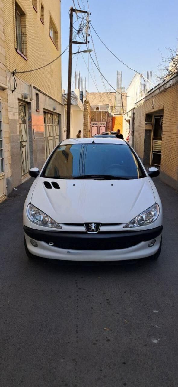 پژو ۲۰۶ صندوق دار v8 - 1394