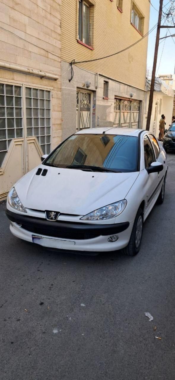 پژو ۲۰۶ صندوق دار v8 - 1394