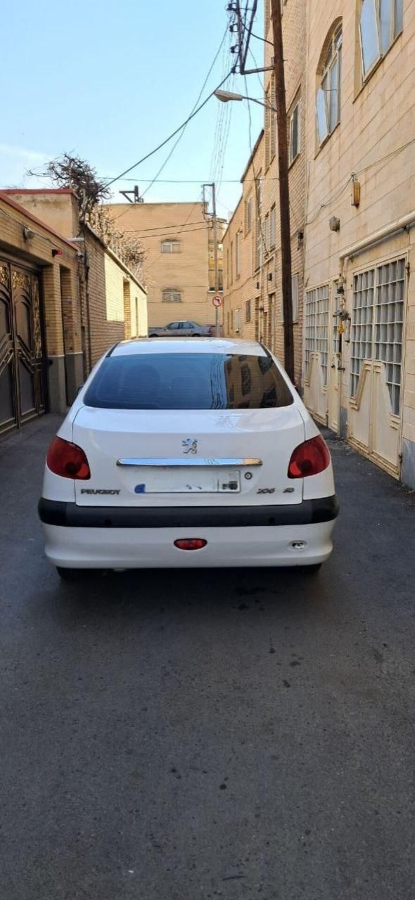 پژو ۲۰۶ صندوق دار v8 - 1394