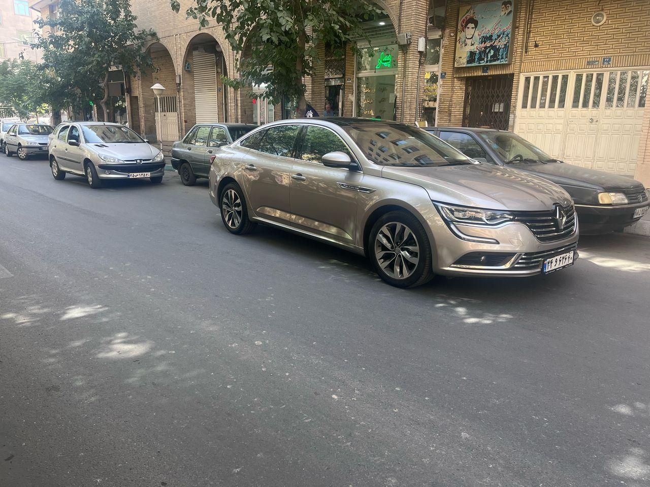 خودرو رنو، تالیسمان آگهی ann_18524512