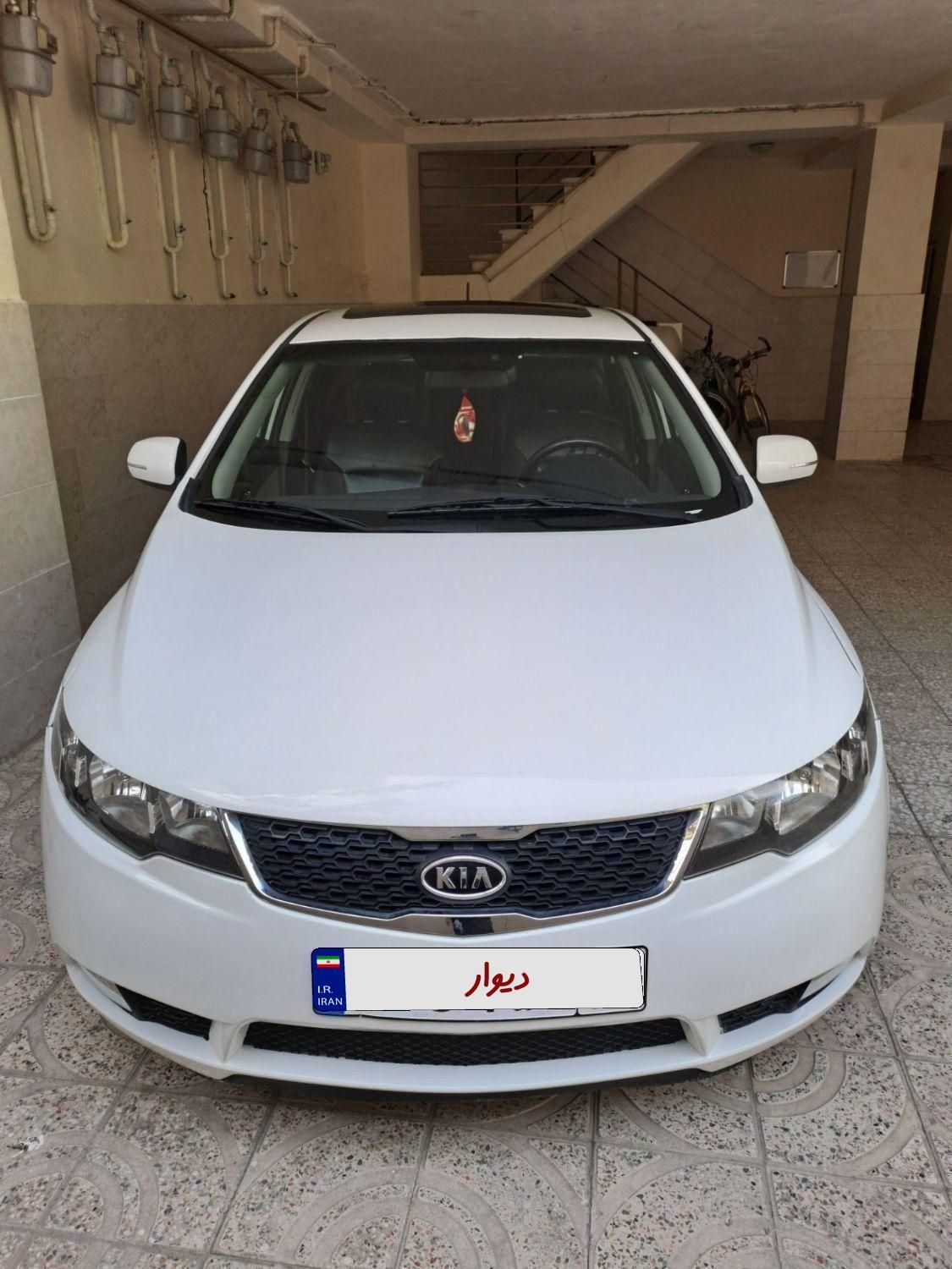 خودرو کیا، سراتو مونتاژ آگهی ann_18525451