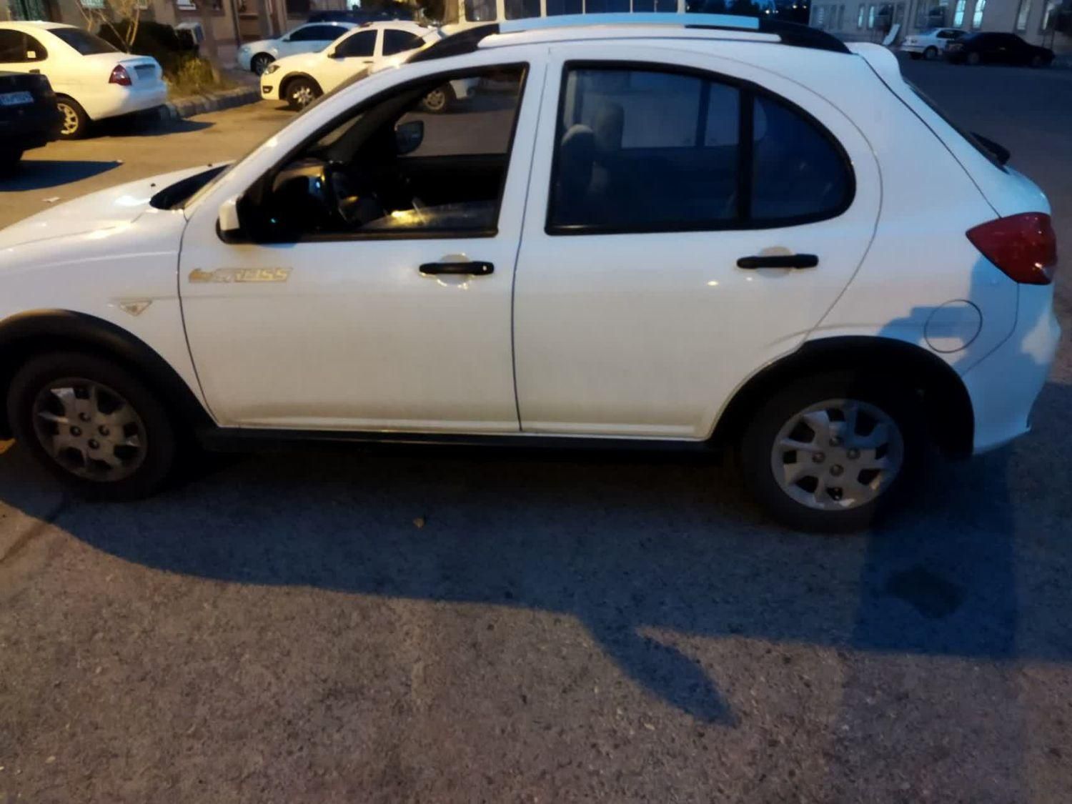 خودرو کوییک، معمولی آگهی ann_18525801