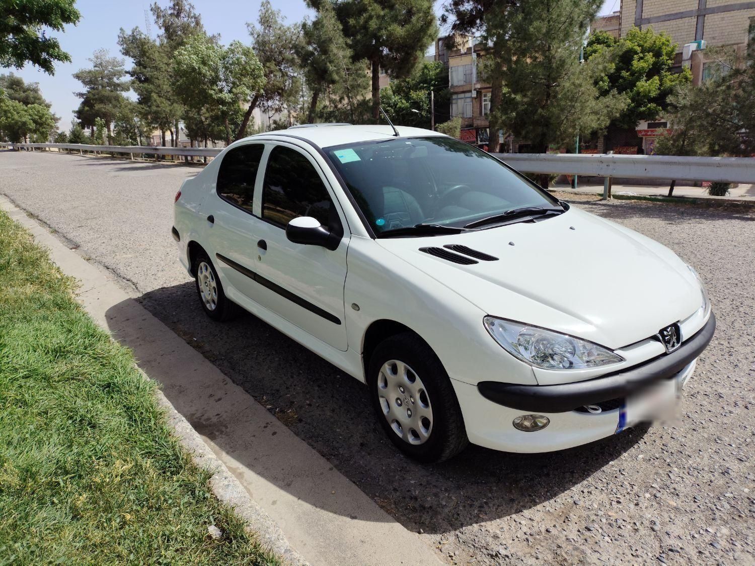 پژو ۲۰۶ صندوق دار v8 - 1396