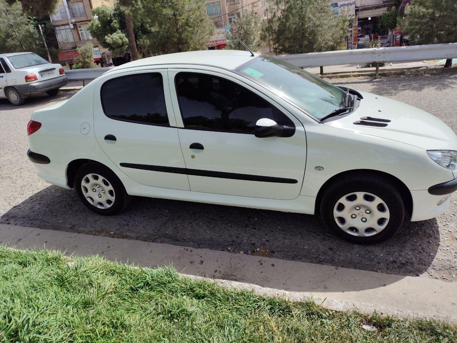 پژو ۲۰۶ صندوق دار v8 - 1396