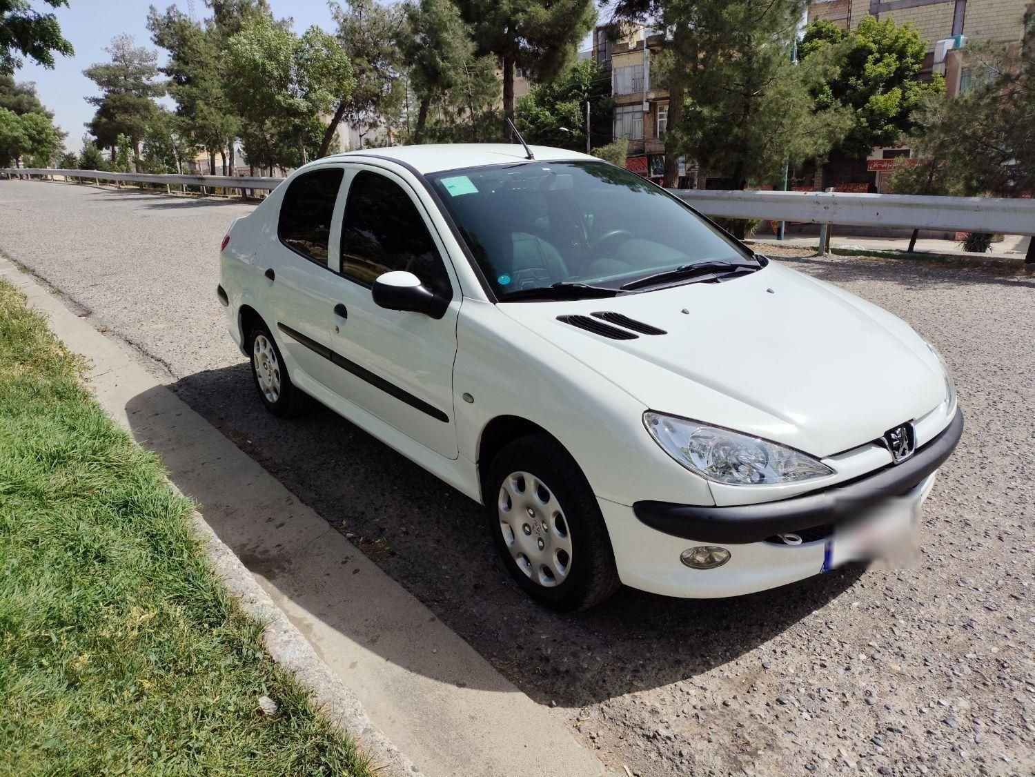 پژو ۲۰۶ صندوق دار v8 - 1396