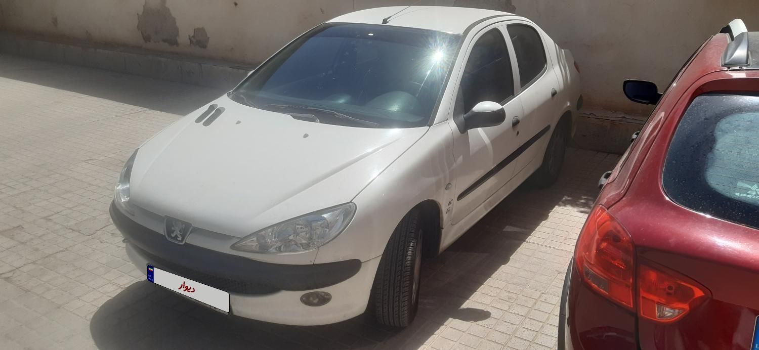 پژو ۲۰۶ صندوق دار v8 - 1393