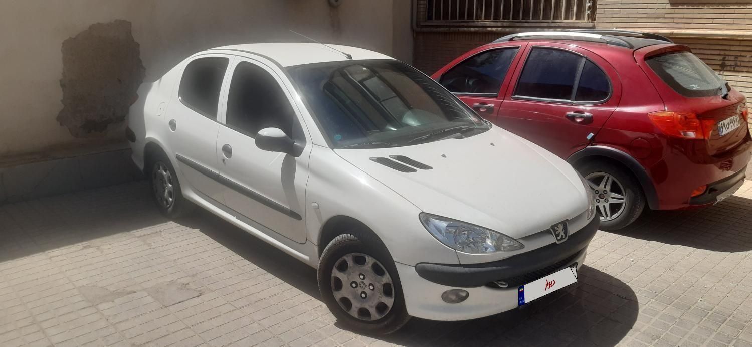 پژو ۲۰۶ صندوق دار v8 - 1393