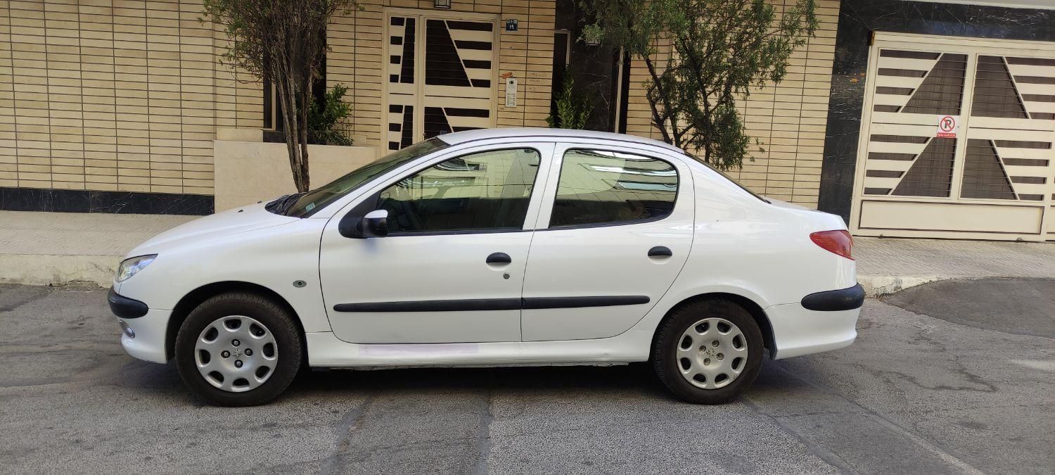 پژو ۲۰۶ صندوق دار v8 - 1393