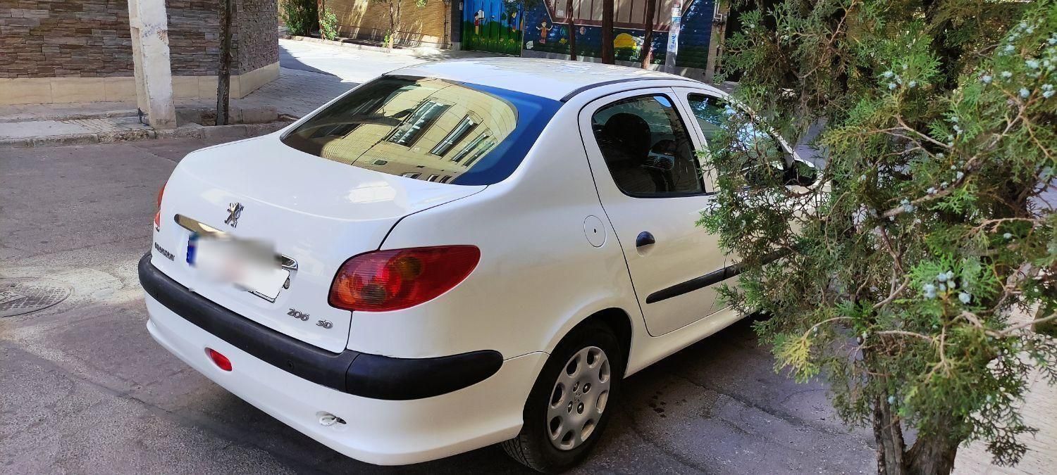 پژو ۲۰۶ صندوق دار v8 - 1393