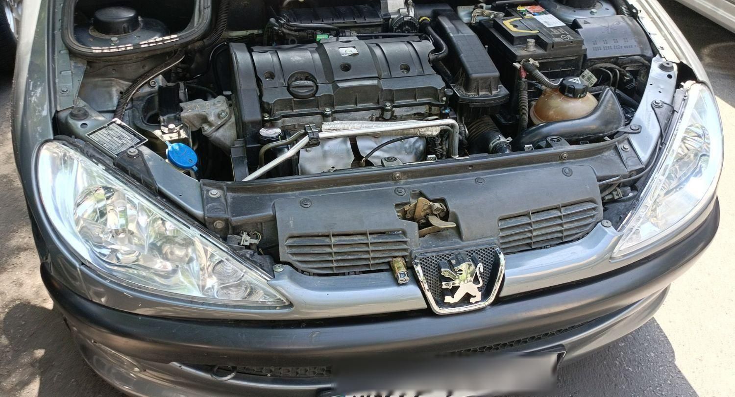 پژو ۲۰۶ صندوق دار v8 - 1397