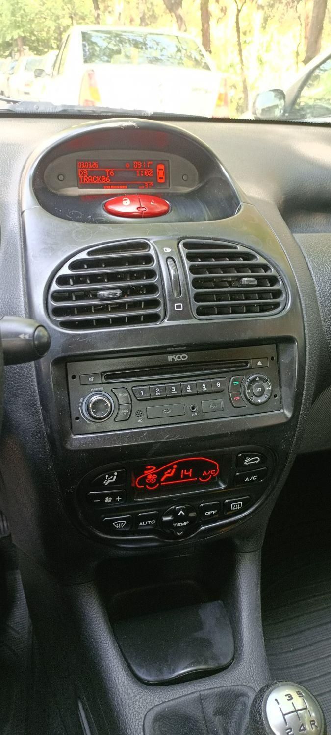 پژو ۲۰۶ صندوق دار v8 - 1397