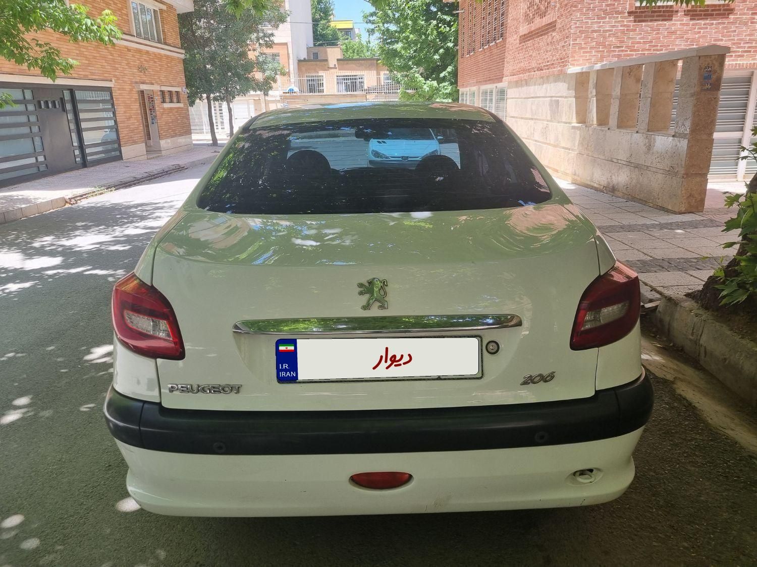 پژو ۲۰۶ صندوق دار v8 - 1395