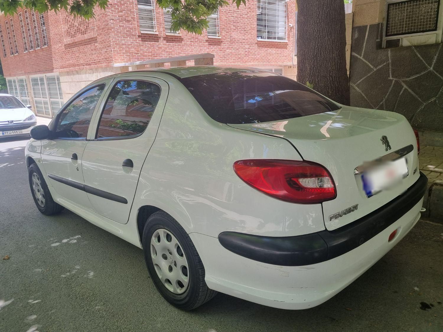 پژو ۲۰۶ صندوق دار v8 - 1395