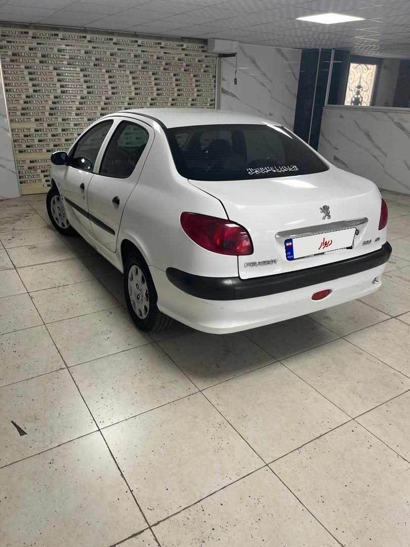 پژو ۲۰۶ صندوق دار v8 - 1394