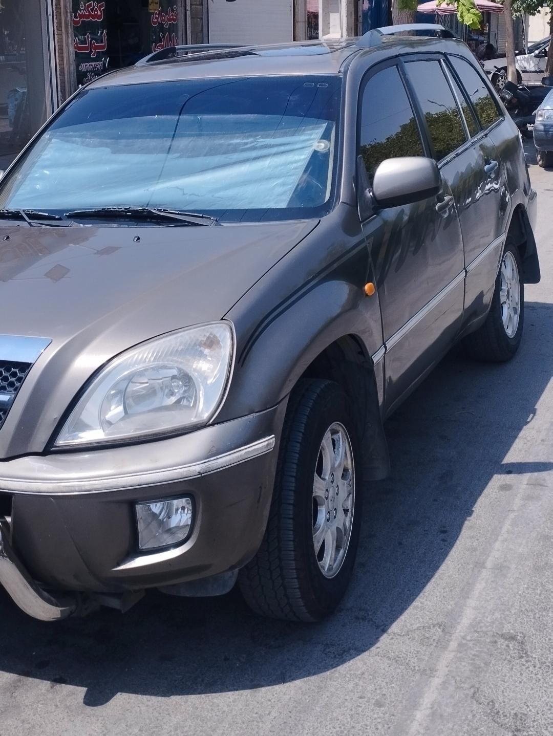 ام وی ام X33 دنده‌ای ساده - 2012
