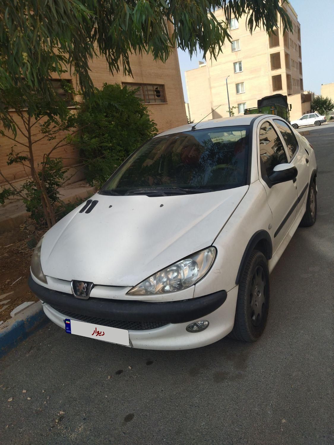 پژو ۲۰۶ صندوق دار v8 - 1391