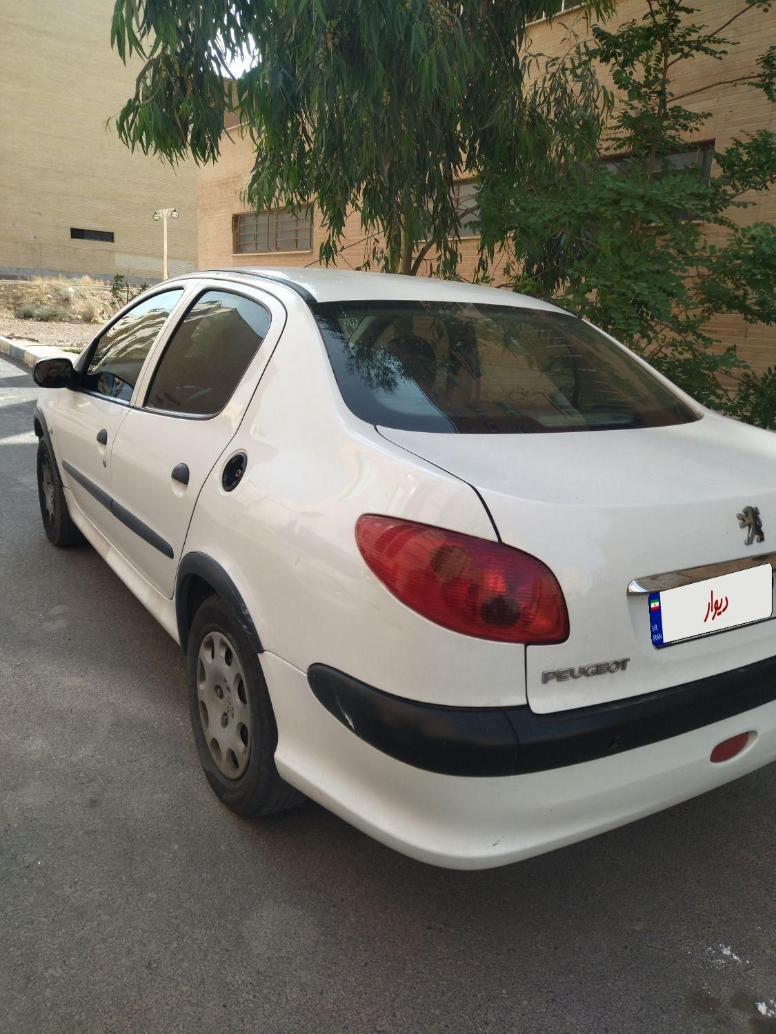 پژو ۲۰۶ صندوق دار v8 - 1391