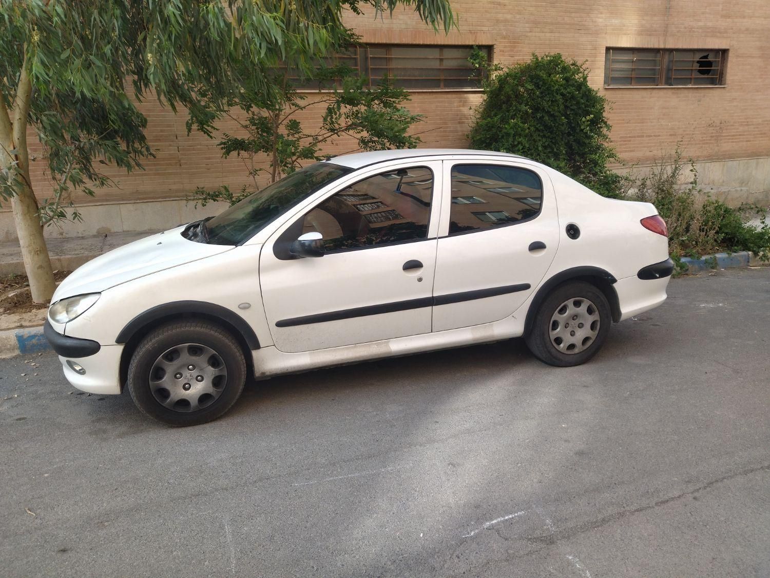 پژو ۲۰۶ صندوق دار v8 - 1391