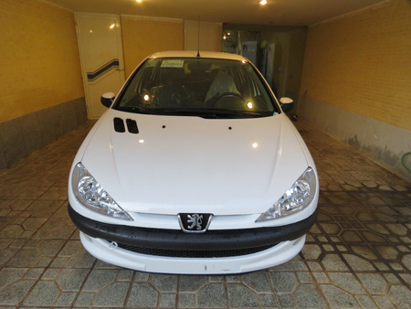پژو ۲۰۶ صندوق دار v8 - 1398