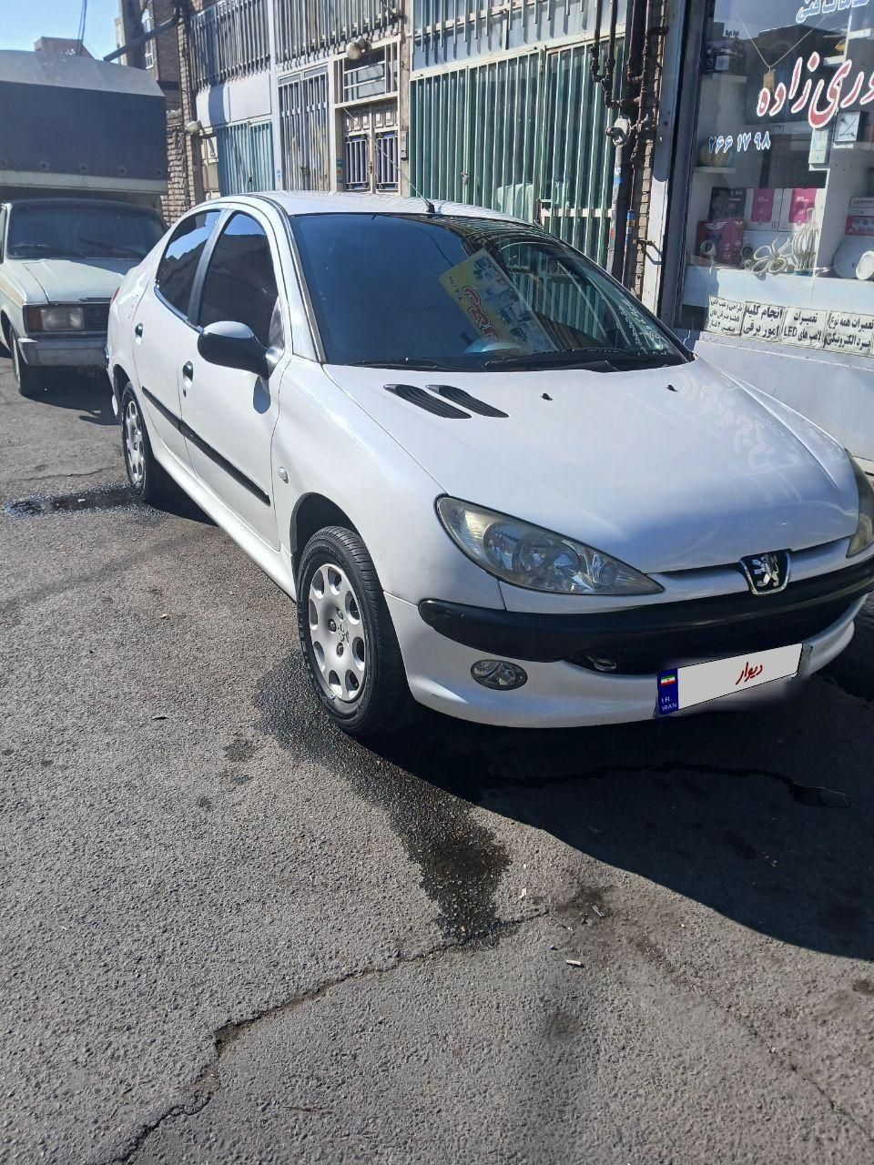 پژو ۲۰۶ صندوق دار v8 - 1389