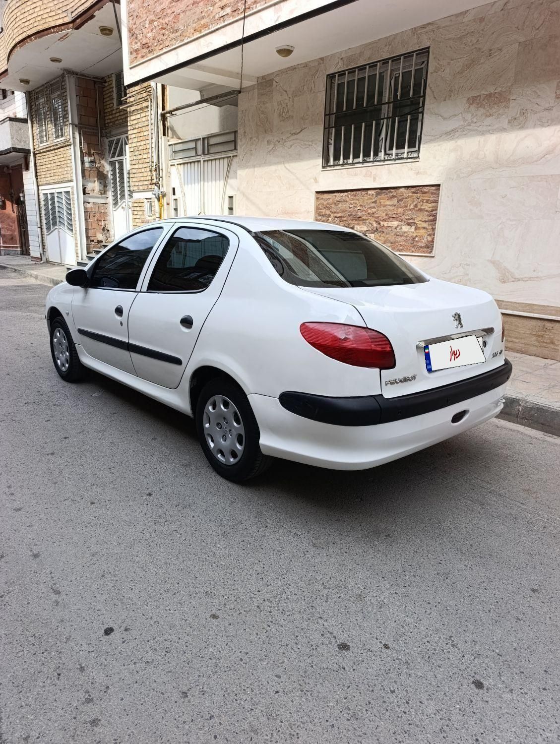 پژو ۲۰۶ صندوق دار v8 - 1389