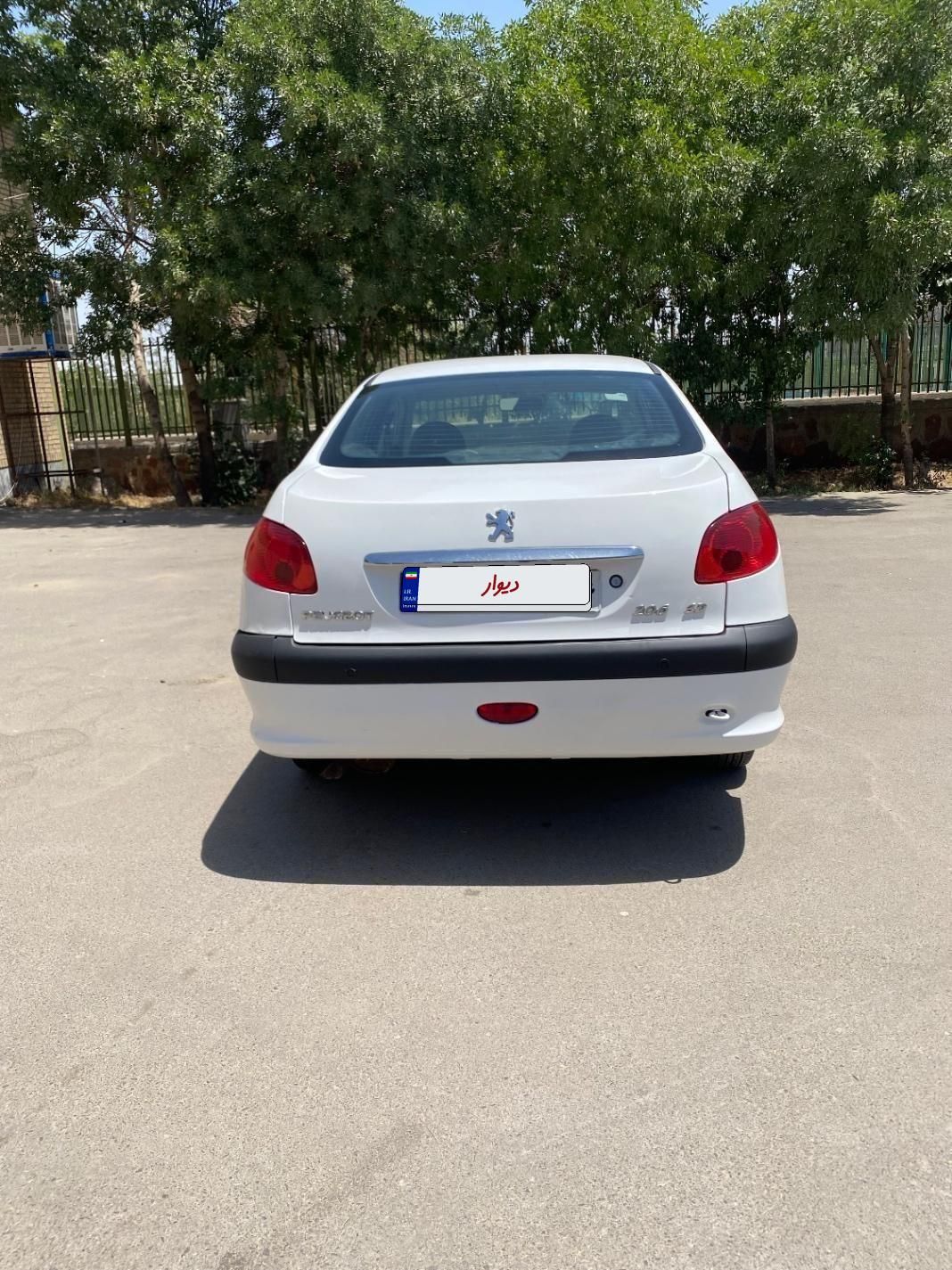 پژو ۲۰۶ صندوق دار v8 - 1394