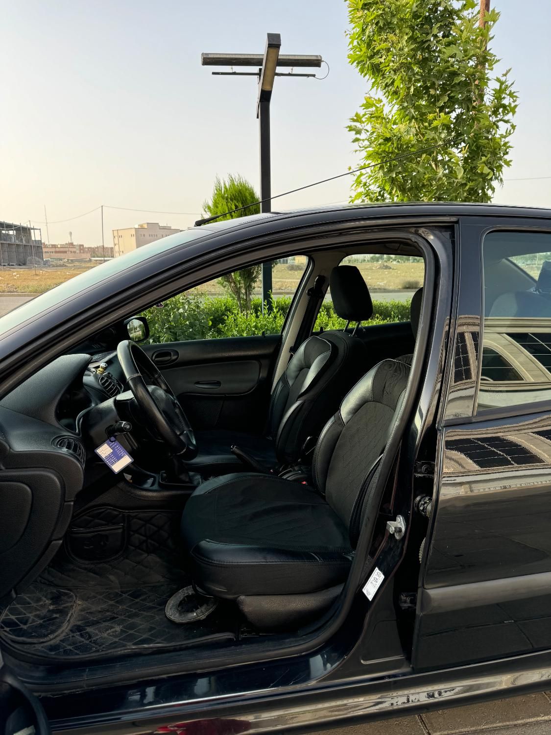 پژو ۲۰۶ صندوق دار v8 - 1396