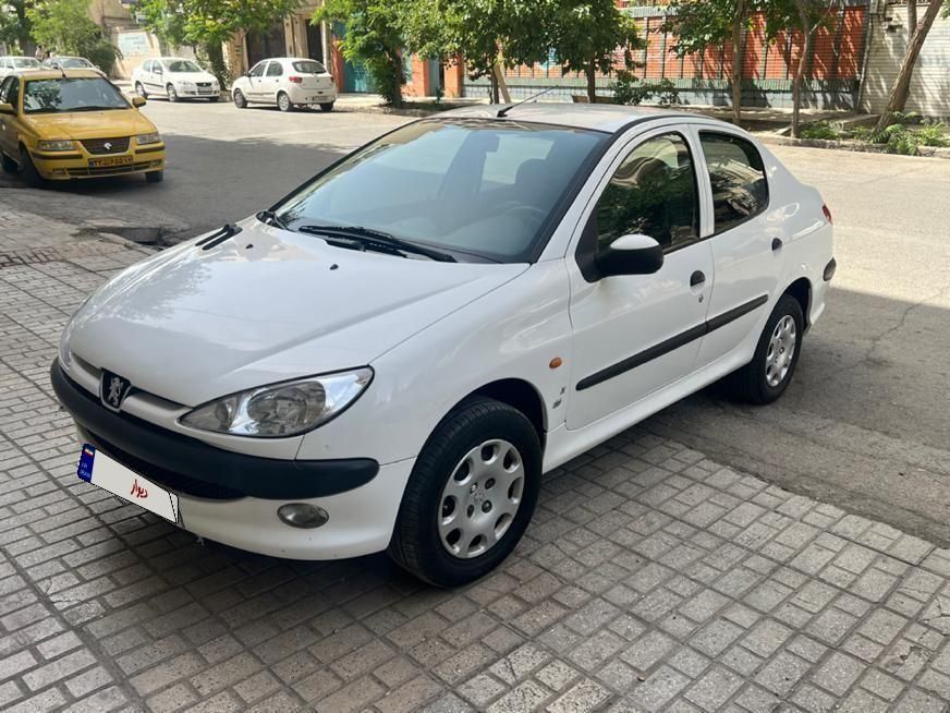 پژو ۲۰۶ صندوق دار v8 - 1397