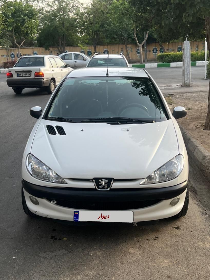 پژو ۲۰۶ صندوق دار v8 - 1397