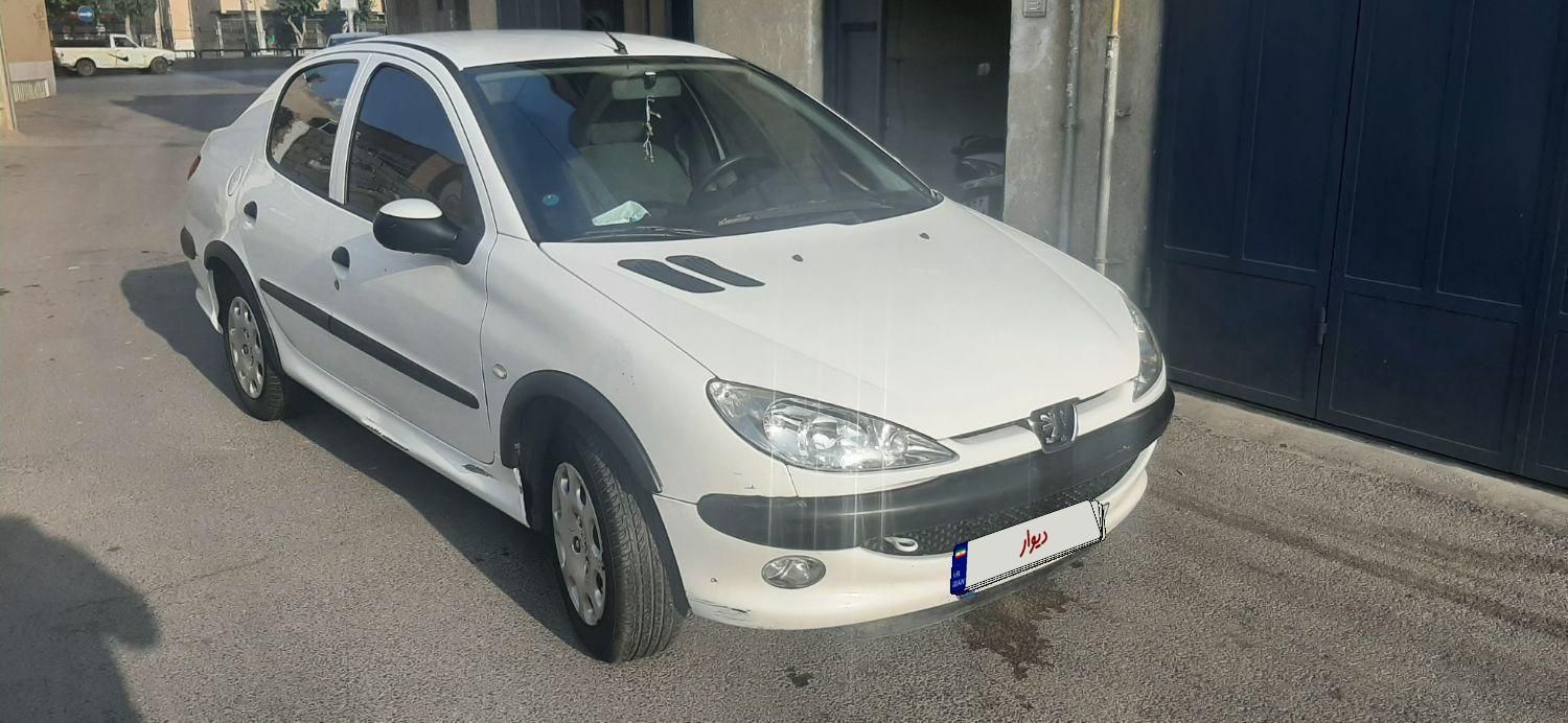 پژو ۲۰۶ صندوق دار v8 - 1394