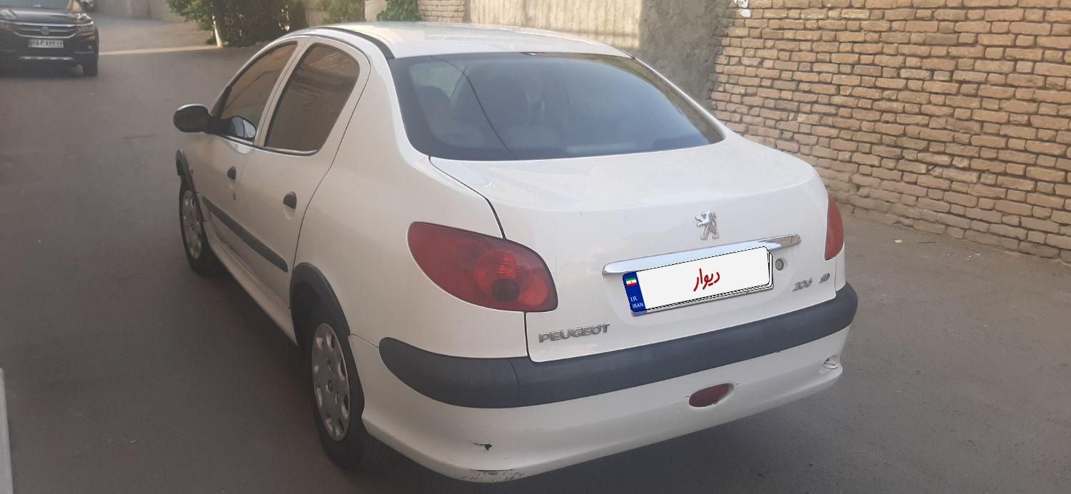 پژو ۲۰۶ صندوق دار v8 - 1394